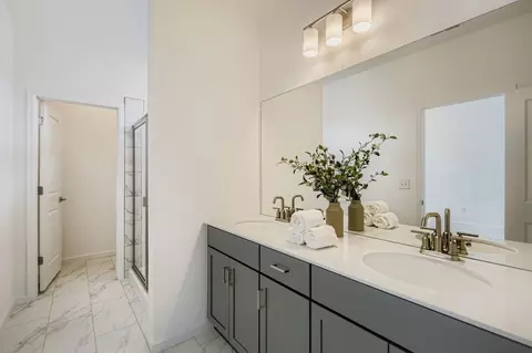 Bath - 598 Noola St, Windsor, CO 80550 photo 2 of 10