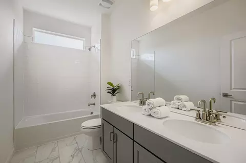 Bath - 598 Noola St, Windsor, CO 80550 photo 4 of 10