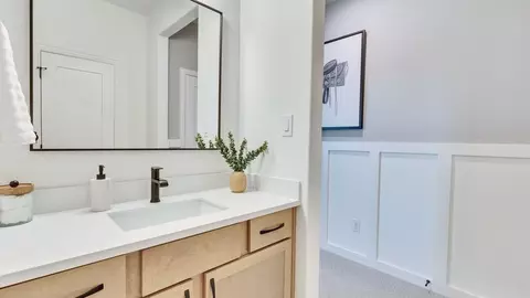 Bath - 13708 Tucker Hedge Pass, Elgin, TX 78621 photo 7 of 9