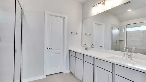 Bath - 13708 Tucker Hedge Pass, Elgin, TX 78621 photo 2 of 9