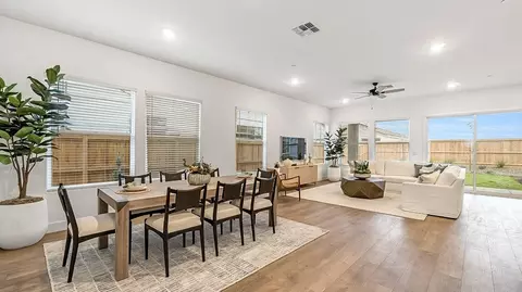 Dining - 8409 Ponderosa Ave, Shafter, CA 93263 photo 2 of 2