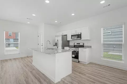Kitchen - 530 Solar St, Centerton, AR 72713 photo 1 of 4