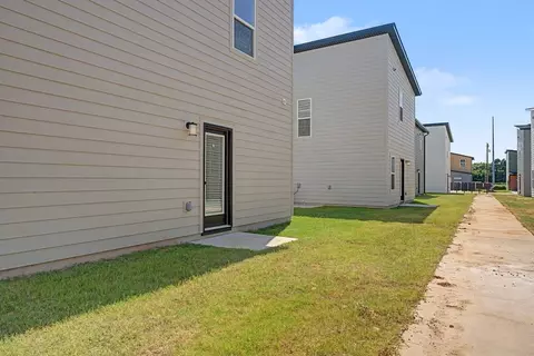 Exterior - 530 Solar St, Centerton, AR 72713 photo 3 of 4
