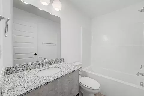 Bath - 530 Solar St, Centerton, AR 72713 photo 1 of 2