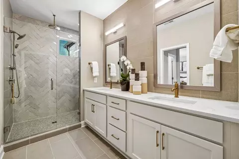 Bath - 8808 Siebold Dr, Cornelius, NC 28031 photo 1 of 3