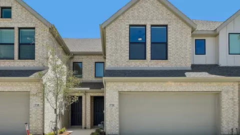 3720 Pierce Ln, Grand Prairie, TX 75052