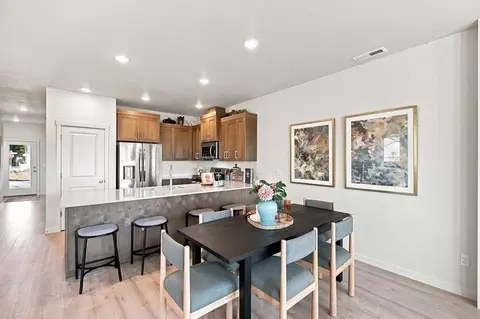 Dining - 5805 SE 12th Ter, Gresham, OR 97080 photo 1 of 1