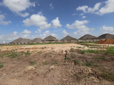 14007 Hillier Run Dr, Santa Fe, TX 77510