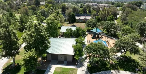 View/Area - 27320 Fox Den Pl, Valencia, CA 91381 photo 9 of 11