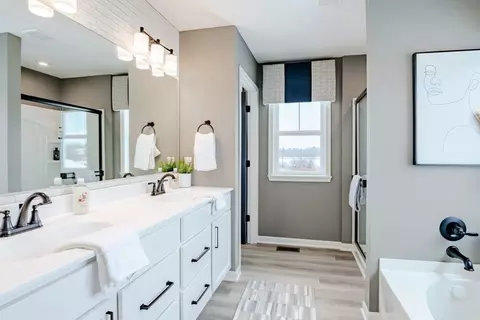 Bath - 5817 Montrose Ct, Morrow, OH 45152 photo 5 of 5