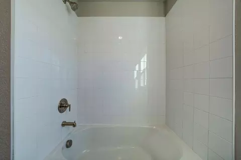 Bath - 13502 Arriba Dr, Peyton, CO 80831 photo 3 of 8