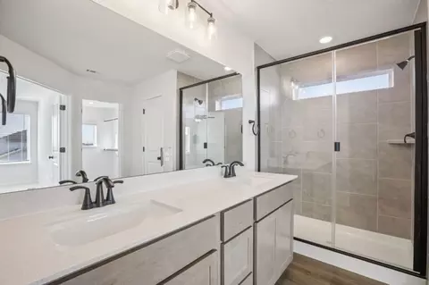 Bath - 283 Tailwind Dr, Kyle, TX 78640 photo 1 of 4