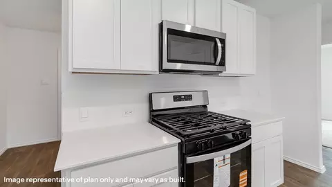 Kitchen - 15410 Lemon Pepper Crk, Von Ormy, TX 78073 photo 5 of 13