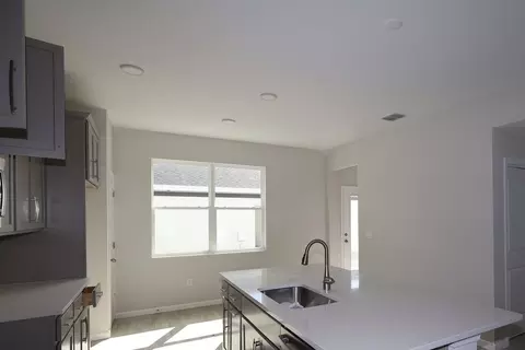 Kitchen - 1341 Hyde St, Saint Cloud, FL 34771 photo 7 of 10