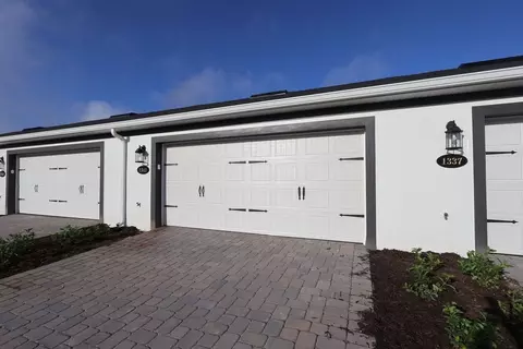 Exterior - 1341 Hyde St, Saint Cloud, FL 34771 photo 5 of 16