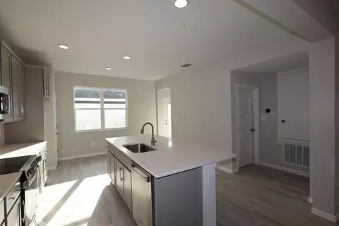 Kitchen - 1341 Hyde St, Saint Cloud, FL 34771 photo 1 of 10