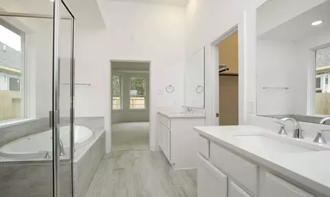 Bath - 11713 Canopy Trl, Justin, TX 76247 photo 3 of 4
