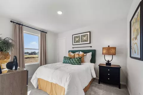 Bedroom - 2101 Paradise Valley Dr, Mesquite, TX 75149 photo 2 of 4
