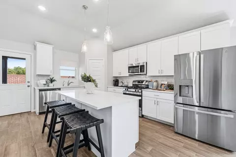 Kitchen - 2101 Paradise Valley Dr, Mesquite, TX 75149 photo 1 of 3
