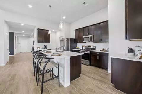 Kitchen - 2101 Paradise Valley Dr, Mesquite, TX 75149 photo 3 of 3