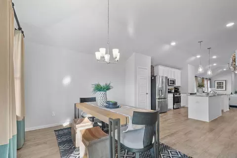 Dining - 2101 Paradise Valley Dr, Mesquite, TX 75149 photo 1 of 1