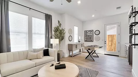 Living - 879 Peters Rd S, Madera, CA 93636 photo 3 of 3
