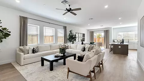 Living - 879 Peters Rd S, Madera, CA 93636 photo 1 of 3
