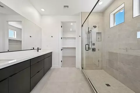 Bath - 10517 E Ulysses Ave, Mesa, AZ 85212 photo 1 of 1