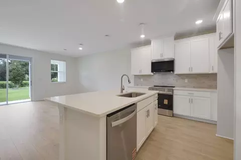 510 Southern Edge Way, Sanford, FL 32771