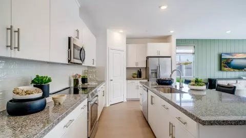 Kitchen - 327 Grand Sky Ln, Perris, CA 92570 photo 2 of 6