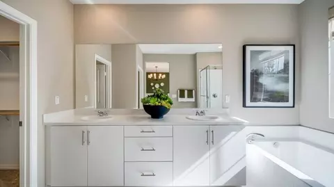 Bath - 327 Grand Sky Ln, Perris, CA 92570 photo 1 of 4