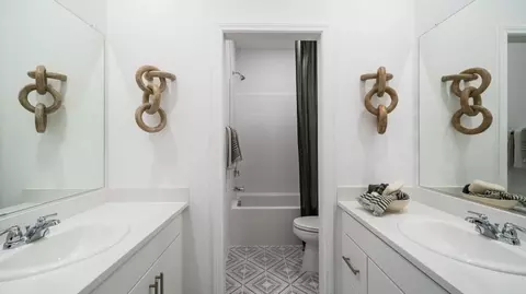 Bath - 327 Grand Sky Ln, Perris, CA 92570 photo 3 of 4