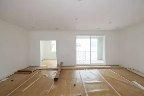 Living - 715 Iron Forge Rd UNIT D, Frederick, MD 21702 photo 1 of 3