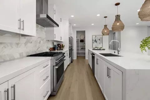 Kitchen - 2113 Cork Oak St, Palmdale, CA 93551 photo 2 of 7