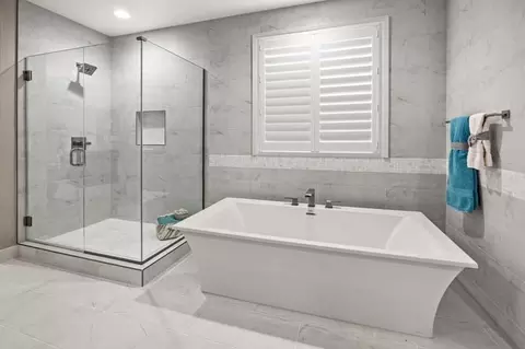 Bath - 2113 Cork Oak St, Palmdale, CA 93551 photo 1 of 4