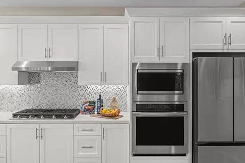 Kitchen - 2113 Cork Oak St, Palmdale, CA 93551 photo 7 of 7