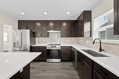 Kitchen - 1308 Hillside Ct, Rolla, MO 65401 photo 13 of 19