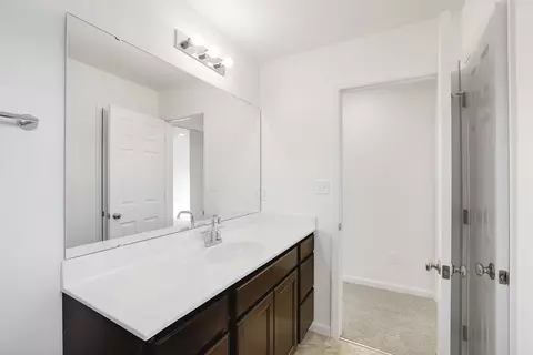 Bath - 1308 Hillside Ct, Rolla, MO 65401 photo 9 of 16