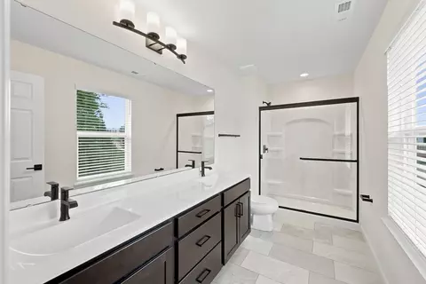 Bath - 1308 Hillside Ct, Rolla, MO 65401 photo 10 of 16