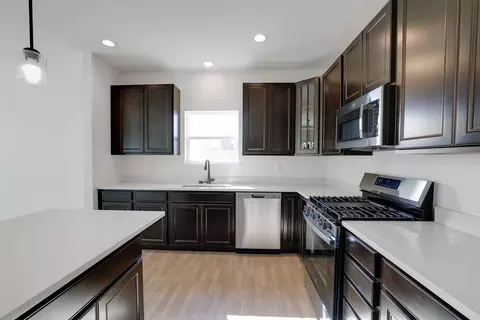 Kitchen - 1308 Hillside Ct, Rolla, MO 65401 photo 9 of 19