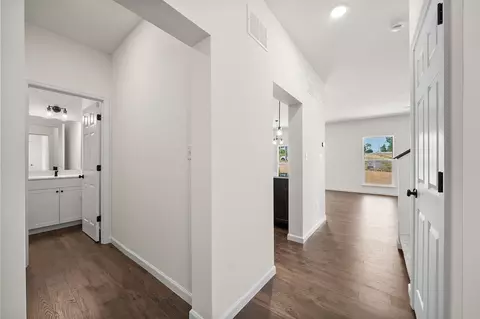 Entry Way - 1308 Hillside Ct, Rolla, MO 65401 photo 7 of 9