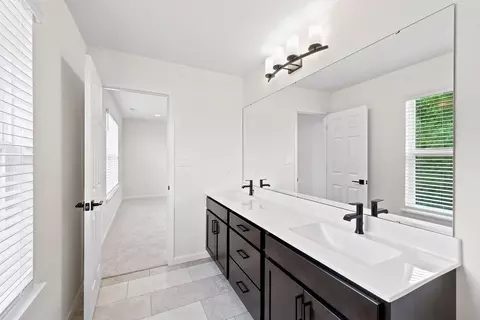 Bath - 1308 Hillside Ct, Rolla, MO 65401 photo 11 of 16