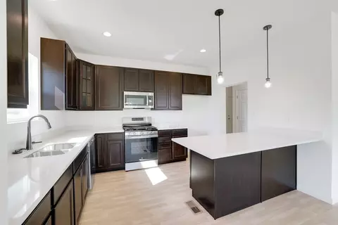 Kitchen - 1308 Hillside Ct, Rolla, MO 65401 photo 8 of 19
