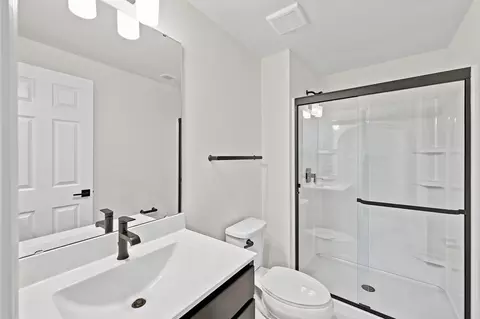 Bath - 1308 Hillside Ct, Rolla, MO 65401 photo 13 of 16