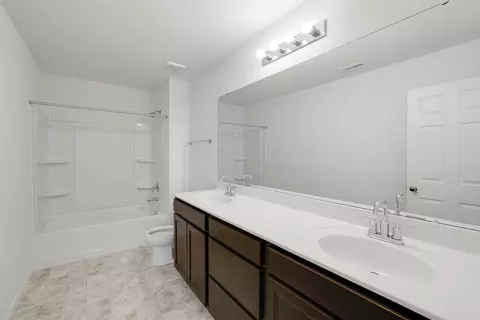 Bath - 1308 Hillside Ct, Rolla, MO 65401 photo 7 of 16