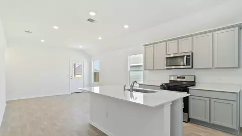 Kitchen - 116 Caddo Bnd, Kyle, TX 78640 photo 2 of 8