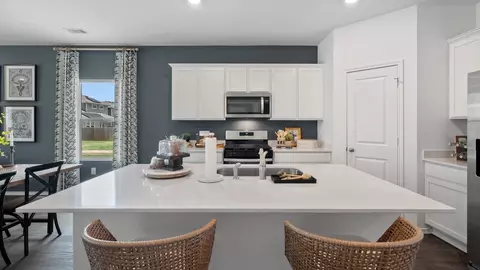 Kitchen - 116 Caddo Bnd, Kyle, TX 78640 photo 5 of 8