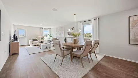 Dining - 6237 Weezy Willow Ln, Houston, TX 77048 photo 3 of 3