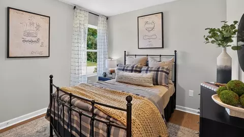 Bedroom - 1037 Rider Dr, Trinity, AL 35673 photo 4 of 5