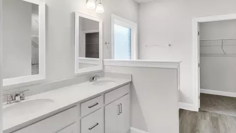 Bath - 7045 Regency Ln SE, Gurley, AL 35748 photo 2 of 7